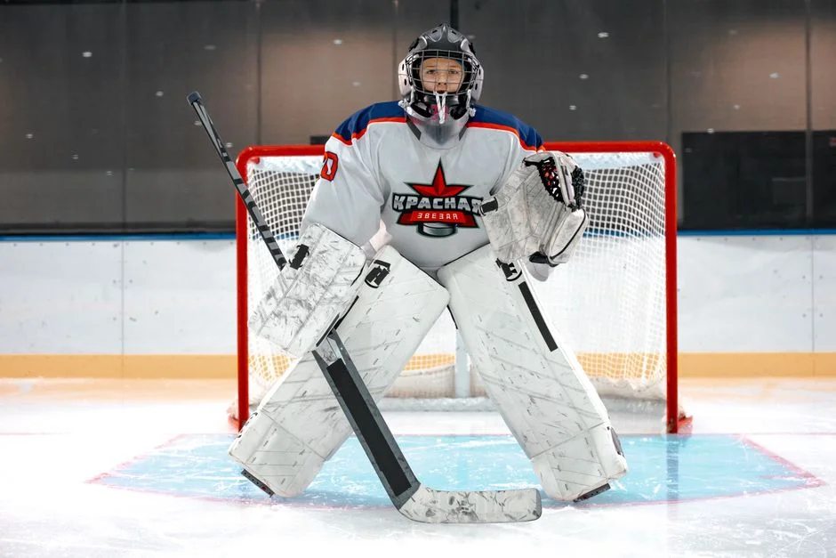 Carter Hart está a 4 victorias de la Copa Stanley: los Golden Knights callan sobre su pasado — Atletismo