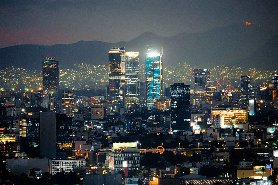 CDMX reprime con gases marcha de profesores 10 días antes del Mundial — Deportes Nacionales