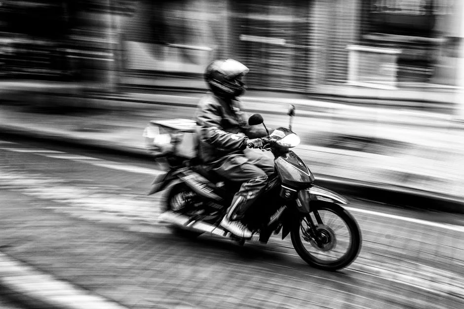 Policia de Faridabad investiga muerte de repartidor tras choque con Mercedes