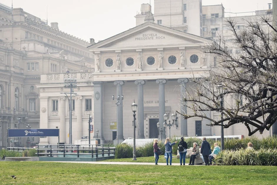 Presidente revela nuevos planes económicos: Santo transforma la política venezolana — Beisbol